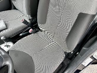 Toyota Aygo Gereserveerd 1.0 VVT-i 68pk aut + f1 Aspiration - nap - airco - facelift - led - bleutooth - elektr ramen - slechts 75dkm picture 36