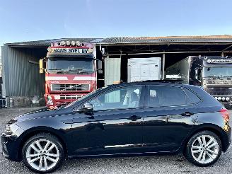 Schadeauto Volkswagen Polo 1.0 TSI 95pk Highline 5drs - nap - pano - virtual - 2021/4