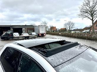 Volkswagen Golf 1.5 eTSI aut + f1 162pk R-Line - pano - hud - keyless - picture 11