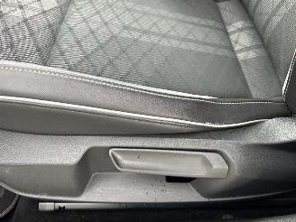 Volkswagen Golf 1.5 eTSI aut + f1 162pk R-Line - pano - hud - keyless - virtual - front + line + side + park assist picture 51