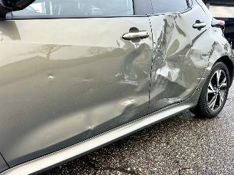 Toyota Yaris 1.5 Hybrid 115 automaat First Edition - nap - facelift - navi - camera - keyless - front + line assist - rijdbaar picture 86