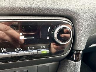 Toyota Yaris 1.5 Hybrid 115 automaat First Edition - nap - facelift - navi - camera - keyless - front + line assist - rijdbaar picture 41