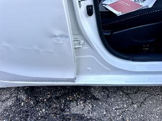 Kia Picanto 1.0 MPi 67pk ComfortLine 5drs - nap - airco - btw - aux - usb - esp - elektr ramen - stuurbed - lichtsensor picture 17