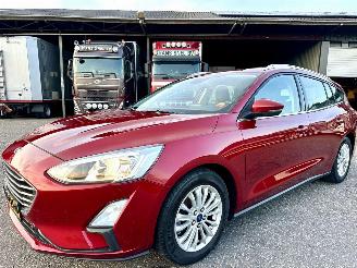 Ford Focus Gereserveerd 1.0T EcoBoost 125pk 6-bak Titanium Bus - nap - keyless - front + line assist - trekh - pdc v+a - navi - CarPlay picture 2