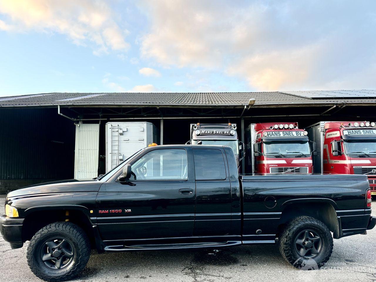 Dodge Ram 1500 V8 Magnum 4x4 lpg automaat - nap - uitlaat klepsysteem - airco - cruise - leer - 4x goede banden - dvd - trekh