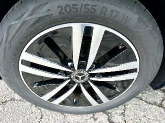 Mercedes A-klasse Gereserveerd 180 136pk aut Bus.Sol. Luxury - nap - widescreen - leer - sfeerverl - front + line assist - camera - navi picture 80