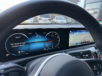 Mercedes A-klasse Gereserveerd 180 136pk aut Bus.Sol. Luxury - nap - widescreen - leer - sfeerverl - front + line assist - camera - navi picture 22