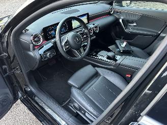 Mercedes A-klasse Gereserveerd 180 136pk aut Bus.Sol. Luxury - nap - widescreen - leer - sfeerverl - front + line assist - camera - navi picture 17