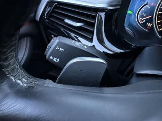 BMW 5-serie 530i 252pk aut + f1 High Exe Sportline sedan - head up - navi - camera - keyless - front + line + side assist picture 34