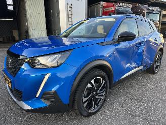 Peugeot 2008 1.2 Turbo 131pk 6-bak PureTech Allure - nap - navi - carplay - clima - cruise - pdc - line assist - trekh picture 2