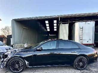 Unfallwagen Mercedes E-klasse 300e Hybrid 268pk aut + f1 AMG-Line - pano - sfeerverl - memory l+r - front + line + side assist - 16dkm 2024/6