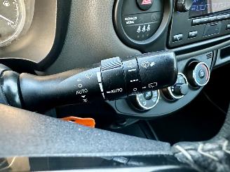 Toyota Yaris 1.0 VVT-i 69pk Comfort 5drs - nap - front + line assist - airco - bleutooth - aux - usb - stuurbediening picture 47