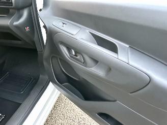 Toyota Proace City 1.5 D-4D 131pk 8-Traps aut + f1 Live - nap - camera - apple carplay + android - airco - cruise - pdc v+a picture 35