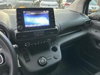 Toyota Proace City 1.5 D-4D 131pk 8-Traps aut + f1 Live - nap - camera - apple carplay + android - airco - cruise - pdc v+a picture 47