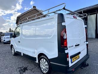 Renault Trafic 1.6 dCi 120pk 6-bak euro.6 T27 L1/H1 Comf - nap - 3pers - navi - airco - cruise - pdc - trekh - imperiaal picture 8