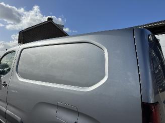 Peugeot Partner 1.5 BlueHDI 131pk 8-Traps aut + f1 Grip Long 3Pers - nap - camera - airco - carplay - 82dkm nieuw distr.riem - pdc v+a picture 79