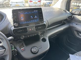 Peugeot Partner 1.5 BlueHDI 131pk 8-Traps aut + f1 Grip Long 3Pers - nap - camera - airco - carplay - 82dkm nieuw distr.riem - pdc v+a picture 35