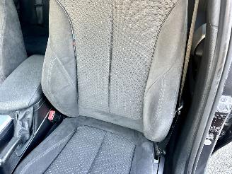 BMW 1-serie 120i 177pk 8-traps aut M-Sport - schuifdak - navi - pdc - keyless - alcantara - zwarte hemel - stoelverw picture 46