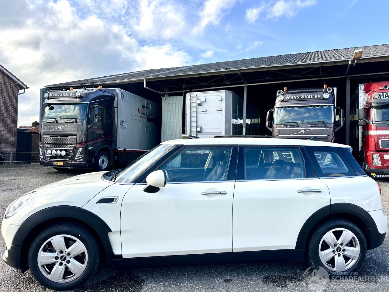 Mini Clubman Cooper 1.5T 136pk 6-traps aut - pano - nap - 1e eig - keyless entry + start - line assist - clima + cruise contr