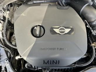 Mini Clubman Cooper 1.5T 136pk 6-traps aut - pano - nap - 1e eig - keyless entry + start - line assist - clima + cruise contr picture 90