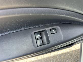 Mitsubishi Space-star 1.0i 71pk Cool+ 5drs - nap - airco - elektr pakket - licht + regensensor - facelift - 4x nieuwe banden picture 28