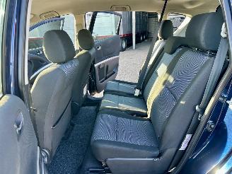 Toyota Corolla-verso 1.6 VVT-i 110pk Terra - 197dkm nap - airco - cruise contr - pdc - elektr spiegels + ramen voor - all season picture 17