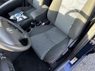 Toyota Corolla-verso 1.6 VVT-i 110pk Terra - 197dkm nap - airco - cruise contr - pdc - elektr spiegels + ramen voor - all season picture 40