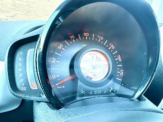 Peugeot 108 1.0 e-VTi 69pk Première CabrioTop - nap - camera - keyless entry + start - elektr dak - clima - cruise - carplay picture 64