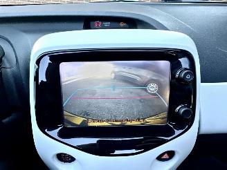 Peugeot 108 1.0 e-VTi 69pk Première CabrioTop - nap - camera - keyless entry + start - elektr dak - clima - cruise - carplay picture 16