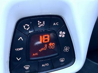 Peugeot 108 1.0 e-VTi 69pk Première CabrioTop - nap - camera - keyless entry + start - elektr dak - clima - cruise - carplay picture 50