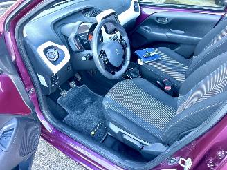 Peugeot 108 1.0 e-VTi 69pk Première CabrioTop - nap - camera - keyless entry + start - elektr dak - clima - cruise - carplay picture 22