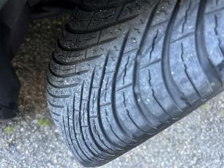 Peugeot 108 1.0 e-VTi 69pk Première CabrioTop - nap - camera - keyless entry + start - elektr dak - clima - cruise - carplay picture 92