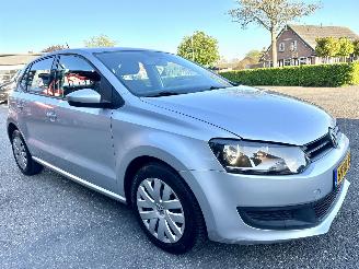 Volkswagen Polo 1.4-16V 86pk dsg aut Comfortl 5drs - nap - airco - cruise - 4x elektr ramen - esp - boekjes + 2x sleutels op afstandbed picture 3