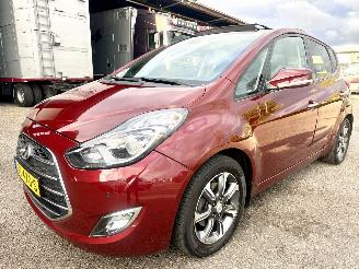 Hyundai Ix20 1.6i 125pk automaat Premium - nap - pano - leer - stuur + stoelverw - navi - camera - 1e eig - pdc v+a picture 2