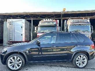 Schadeauto BMW X5 xDrive30d 235pk 6-traps aut Executive 7Pers - nav - camera - leer + stoelverw - 20 inch m-sport - zwarte hemel - trekh 2010/2