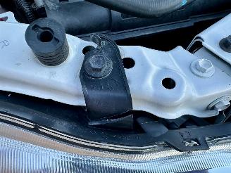 Toyota Auris Touring Sports 1.8 Hybrid 123pk aut - pano - nap - camera - navi - keyless start - parelmoer - privacy glass - org nl picture 96