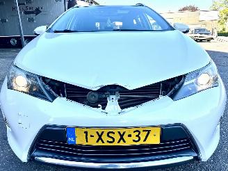 Toyota Auris Touring Sports 1.8 Hybrid 123pk aut - pano - nap - camera - navi - keyless start - parelmoer - privacy glass - org nl picture 3
