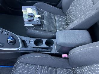 Toyota Auris Touring Sports 1.8 Hybrid 123pk aut - pano - nap - camera - navi - keyless start - parelmoer - privacy glass - org nl picture 47