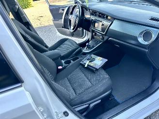 Toyota Auris Touring Sports 1.8 Hybrid 123pk aut - pano - nap - camera - navi - keyless start - parelmoer - privacy glass - org nl picture 55