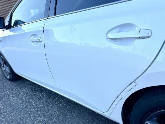 Toyota Auris Touring Sports 1.8 Hybrid 123pk aut - pano - nap - camera - navi - keyless start - parelmoer - privacy glass - org nl picture 77