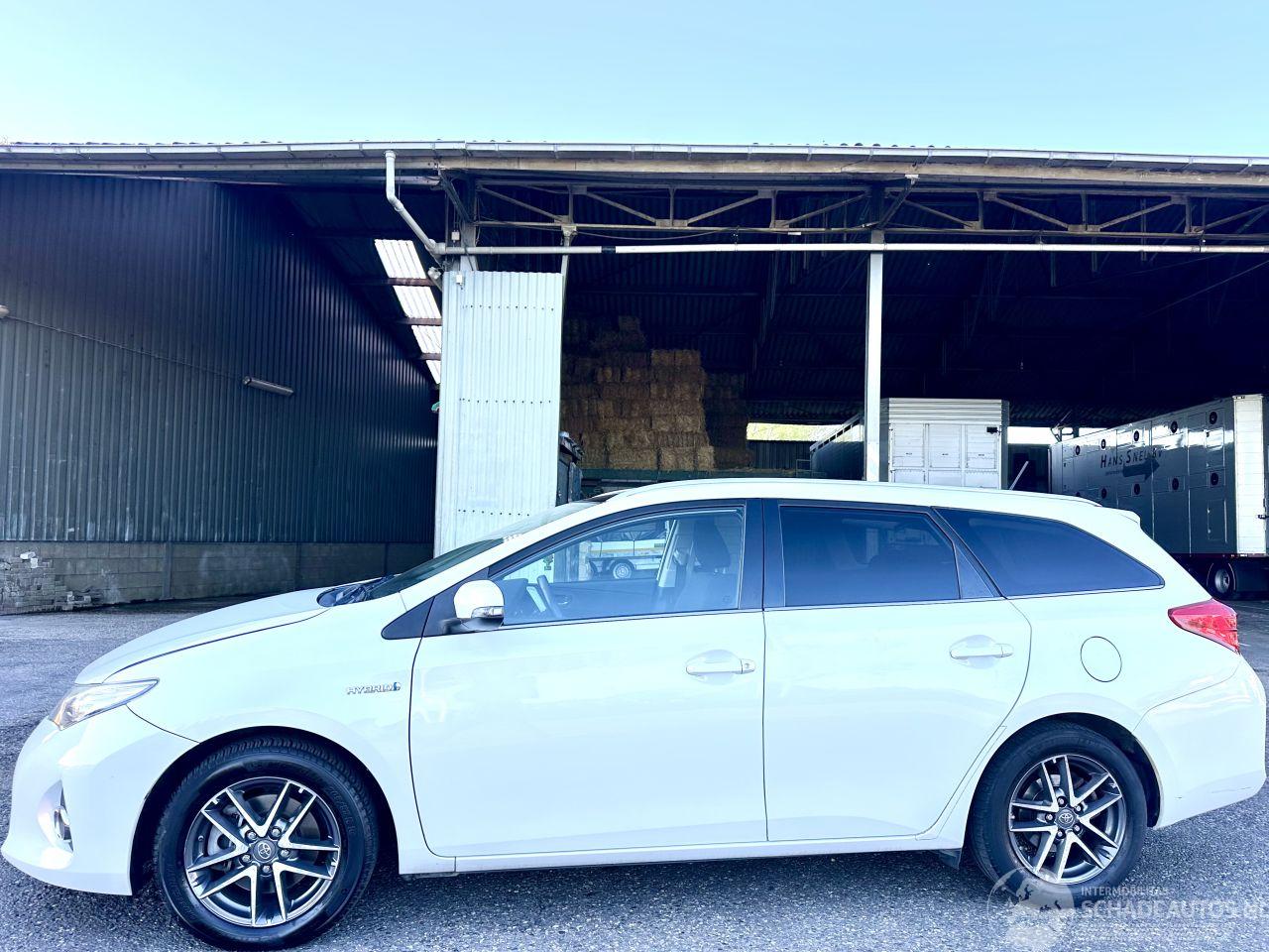 Toyota Auris Touring Sports 1.8 Hybrid 123pk aut - pano - nap - camera - navi - keyless start - parelmoer - privacy glass - org nl