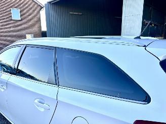 Toyota Auris Touring Sports 1.8 Hybrid 123pk aut - pano - nap - camera - navi - keyless start - parelmoer - privacy glass - org nl picture 78