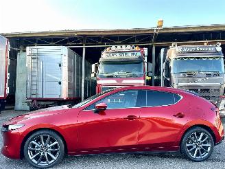 Mazda 3 2.0 e-SkyActiv-X Hybrid aut 180 Luxury - nap - Hud - 360 cam - leer - stuur + stoelverw - bose - memory - keyless picture 1