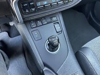 Toyota Auris Touring Sports 1.8 Hybrid 123pk aut Lease pro - pano - nap - front + line + park assist - keyless entry + start - stoelverw picture 29