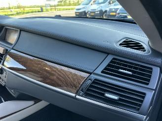 BMW X6 xDrive50i 4.4 TwinTurbo 408pk 8-traps aut + f1 Exe - facelift - hud - 22 inch - stuurverw - keyless - bijzonder netjes picture 38