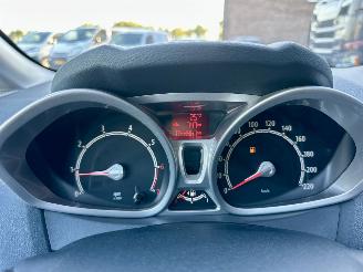 Ford Fiesta Gereserveerd 1.25i 82pk Titanium 5drs - 94dkm nap - airco - cruise - licht + regensensor + aut dimmend binnenspiegel - lmv picture 17