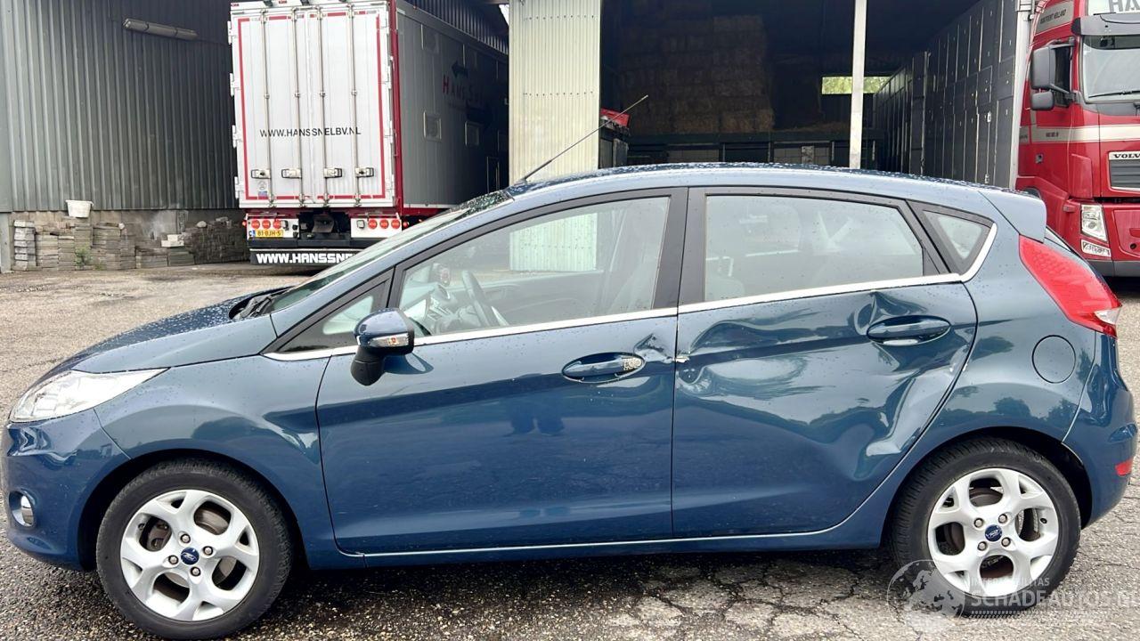 Ford Fiesta 1.25i 82pk Titanium 5drs - 94dkm nap - airco - cruise - licht + regensensor + aut dimmend binnenspiegel - lmv