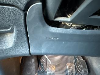 Ford Fiesta 1.25i 82pk Titanium 5drs - 94dkm nap - airco - cruise - licht + regensensor + aut dimmend binnenspiegel - lmv picture 28
