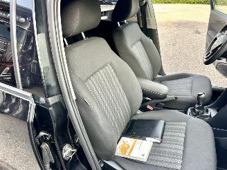 Volkswagen Polo 1.4 TDI 75pk BlueMotion 5drs - navi - clima - cruise - facelift - bleutooth - pdc v+a - front assist - privacy glass picture 47