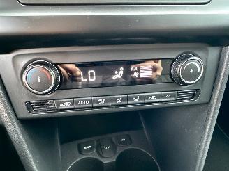 Volkswagen Polo 1.4 TDI 75pk BlueMotion 5drs - navi - clima - cruise - facelift - bleutooth - pdc v+a - front assist - privacy glass picture 33